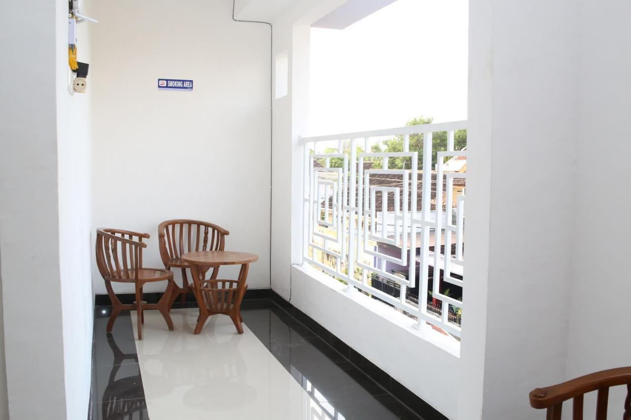 Reddoorz Syariah Near Suncity Mall Madiun Hotel Exterior photo